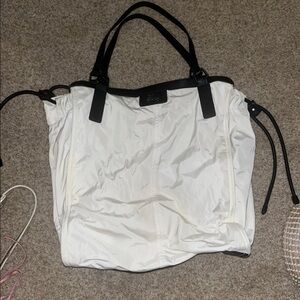 burberry tote